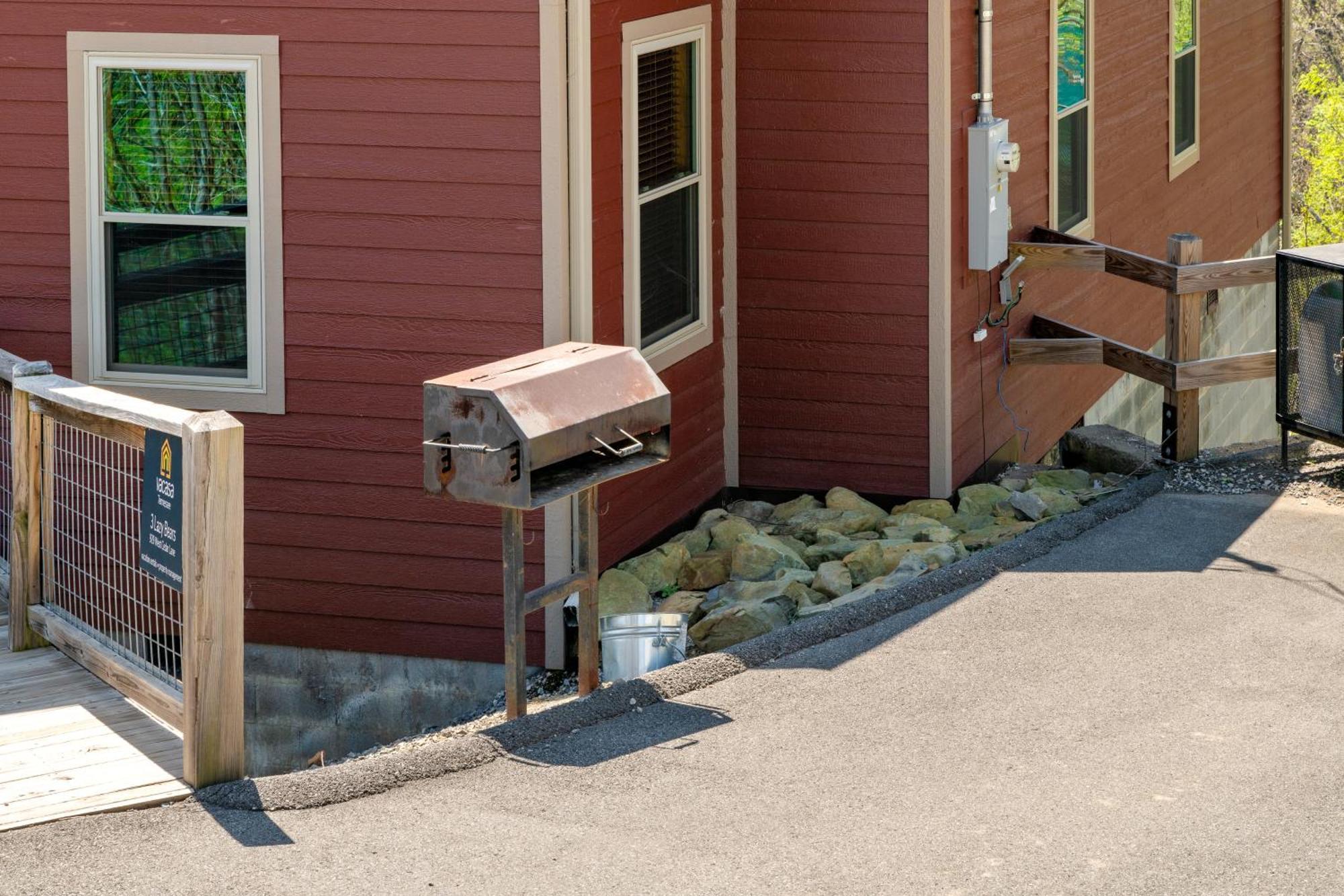 3 Lazy Bears Chalet Gatlinburg Exterior photo