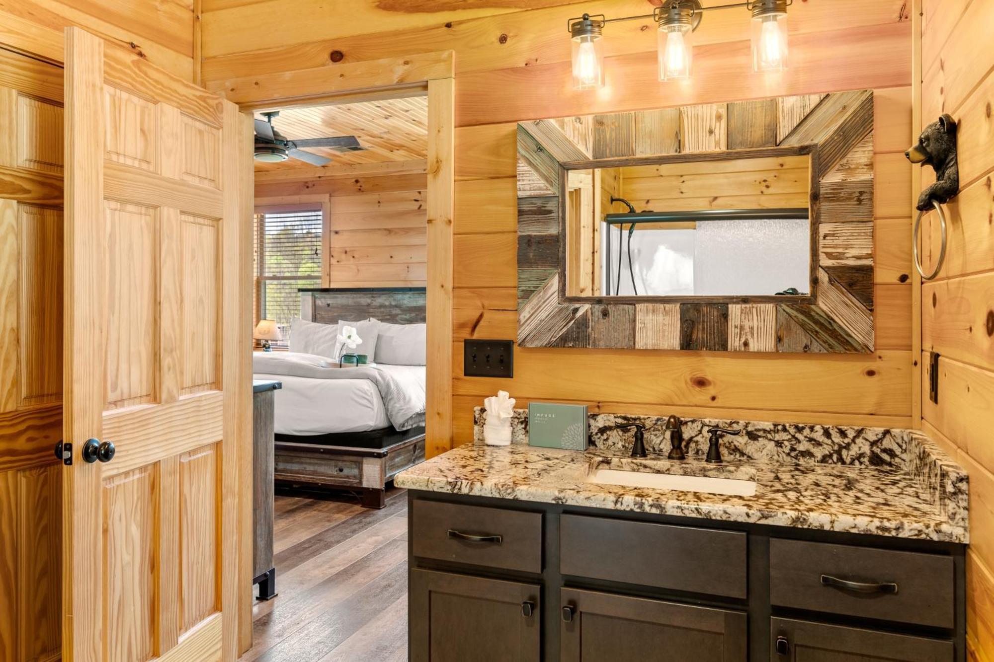 3 Lazy Bears Chalet Gatlinburg Exterior photo