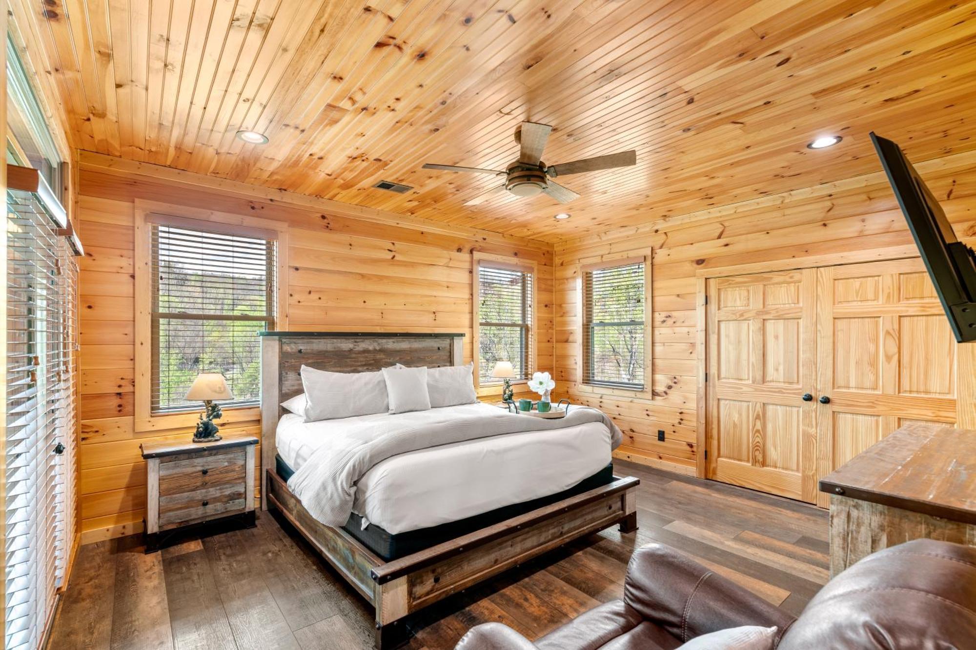 3 Lazy Bears Chalet Gatlinburg Exterior photo